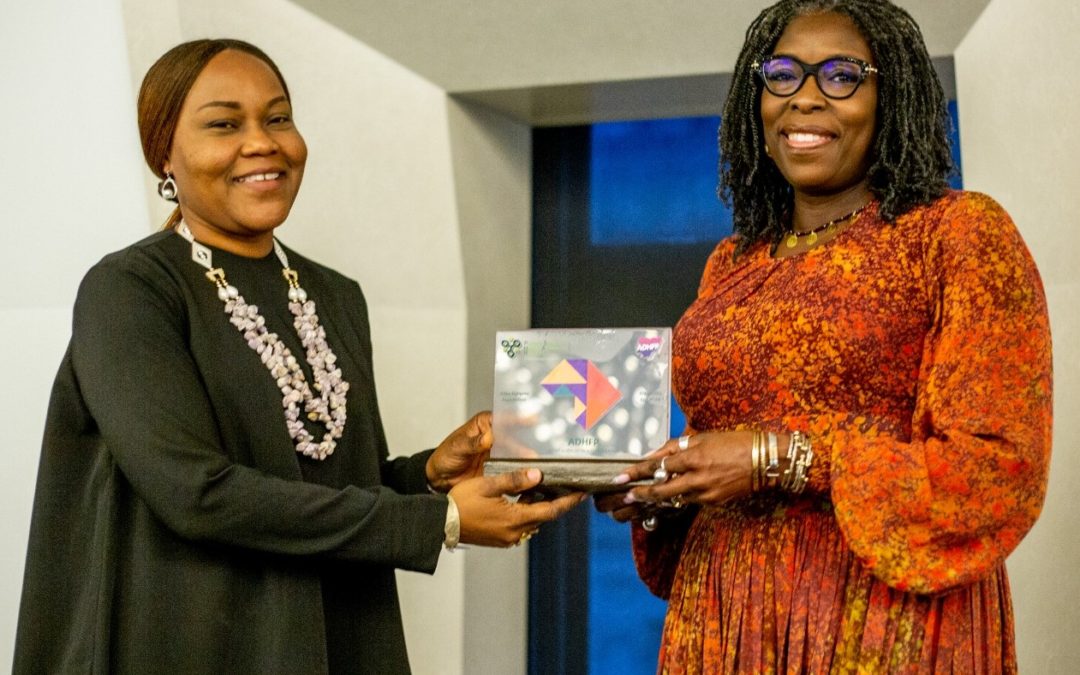 PSHAN Presents Plaque to the Aliko Dangote Foundation at the Africa-UK Health Summit